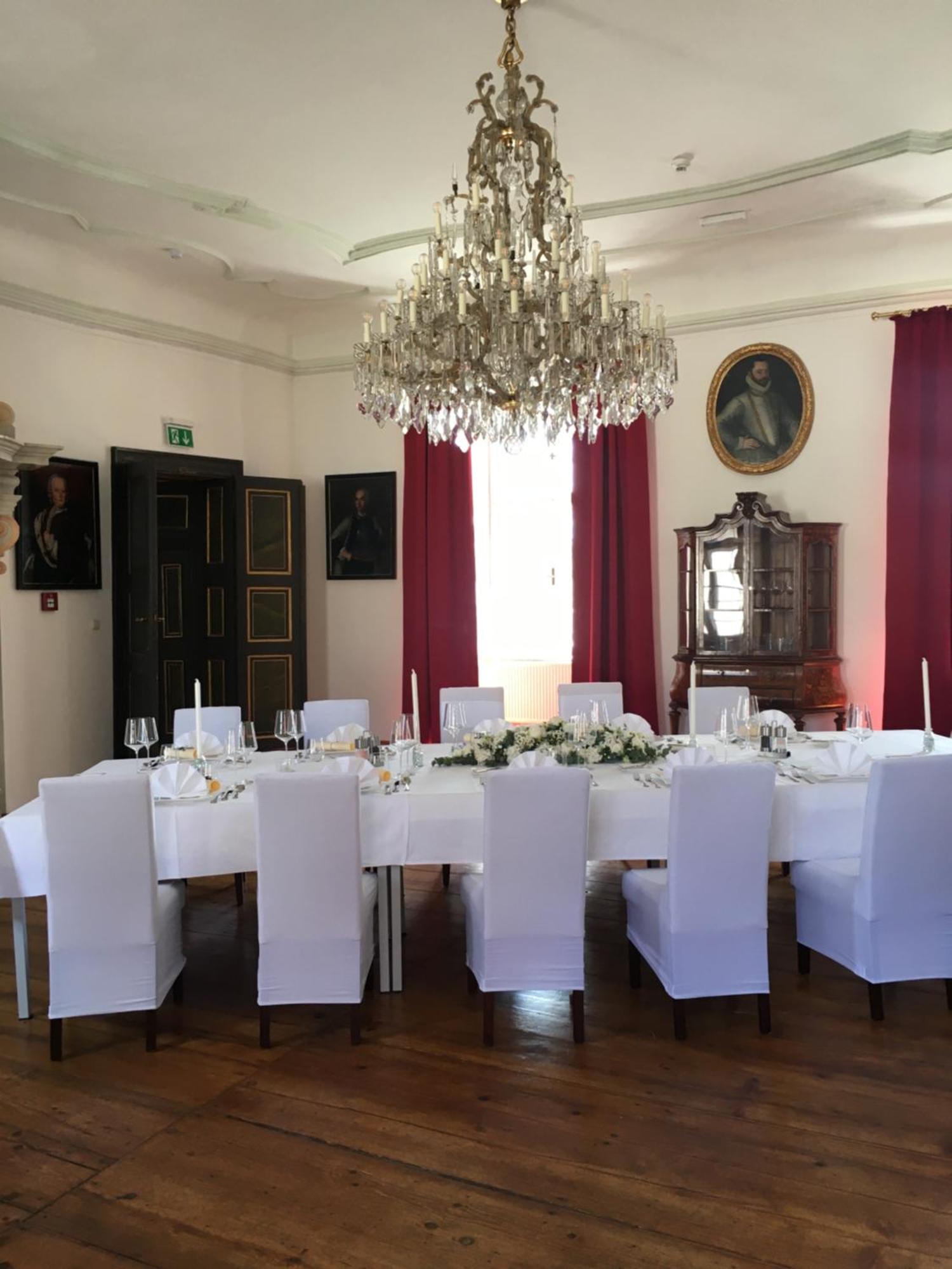 Schlosshotel Mailberg Екстериор снимка