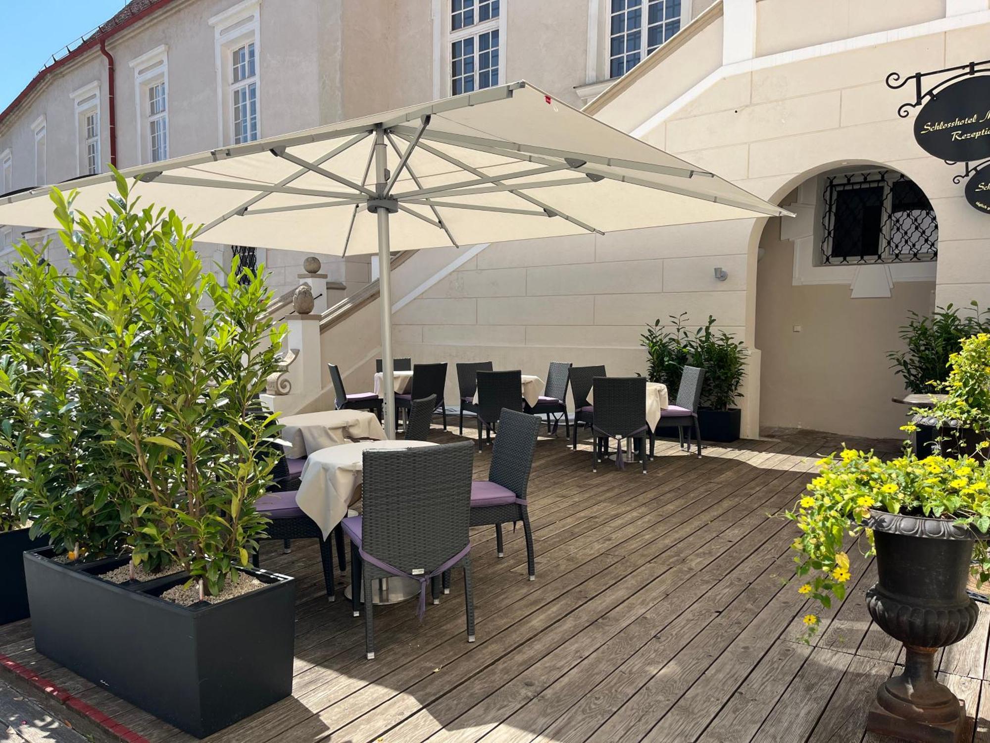 Schlosshotel Mailberg Екстериор снимка