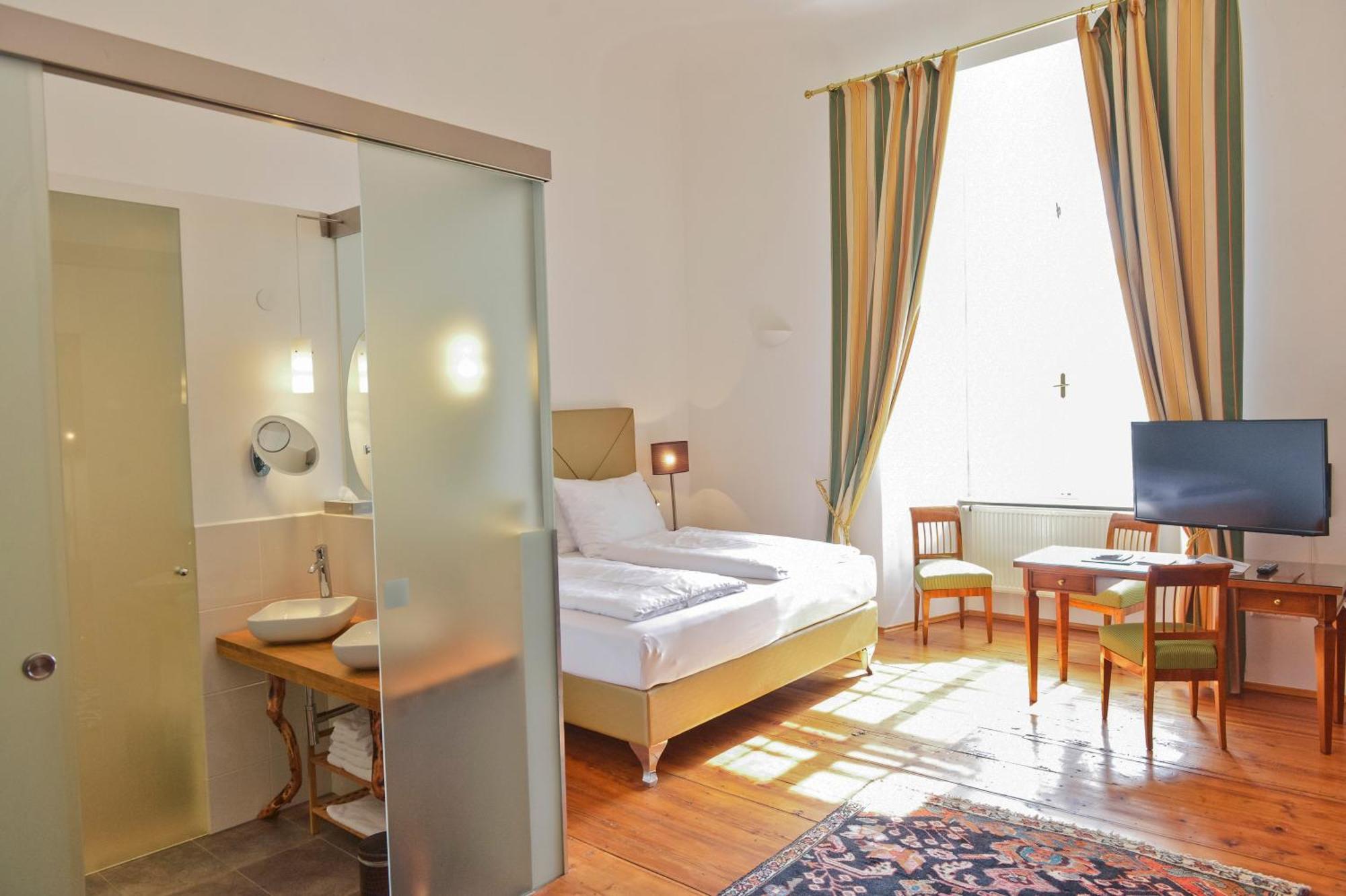 Schlosshotel Mailberg Екстериор снимка