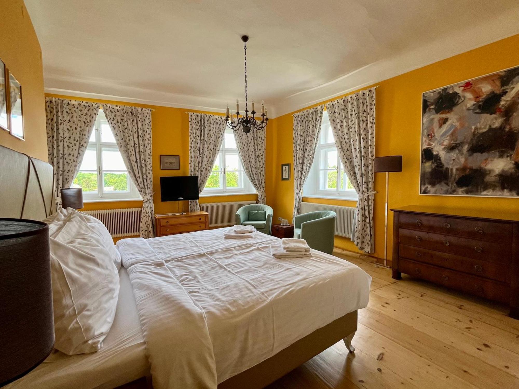 Schlosshotel Mailberg Екстериор снимка