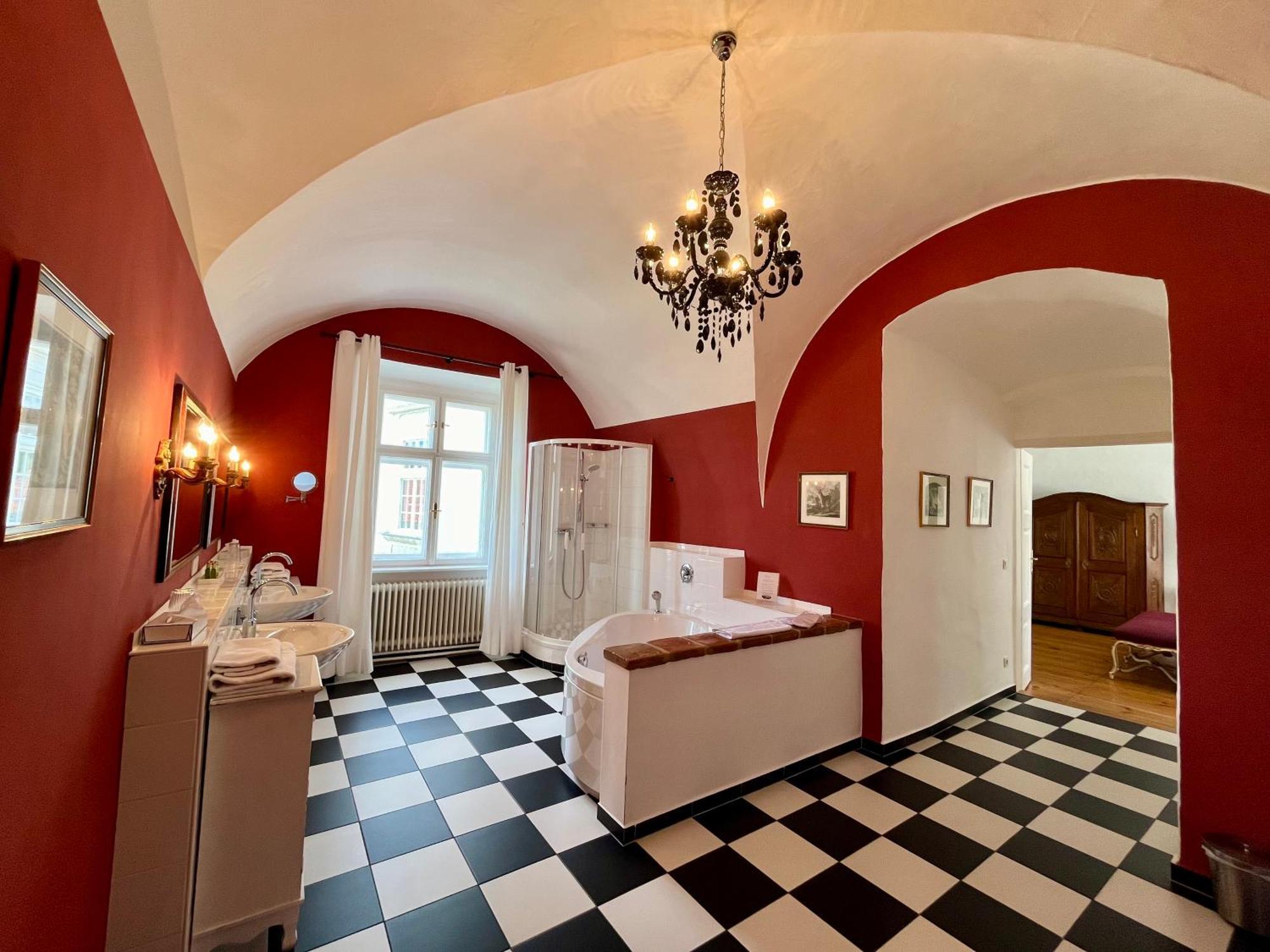 Schlosshotel Mailberg Екстериор снимка