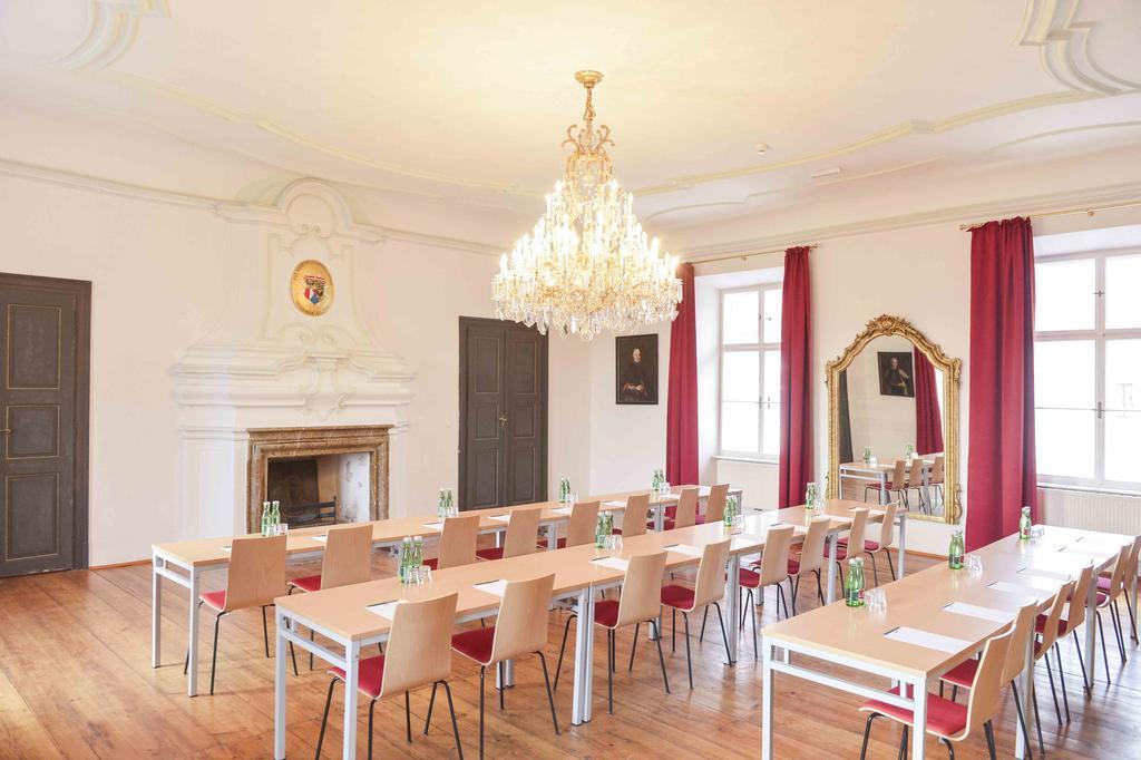 Schlosshotel Mailberg Екстериор снимка