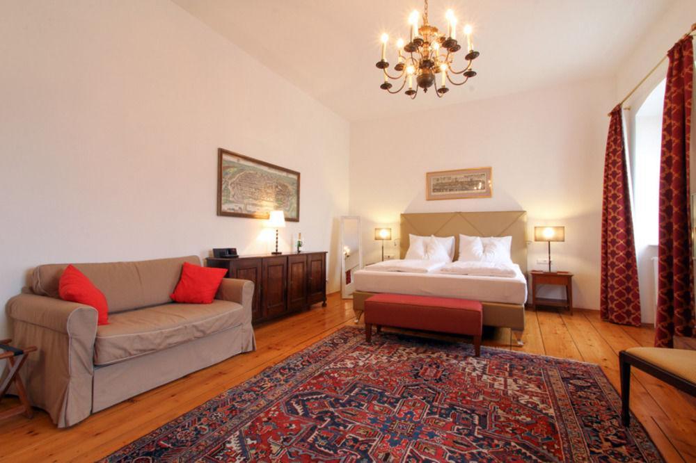 Schlosshotel Mailberg Екстериор снимка