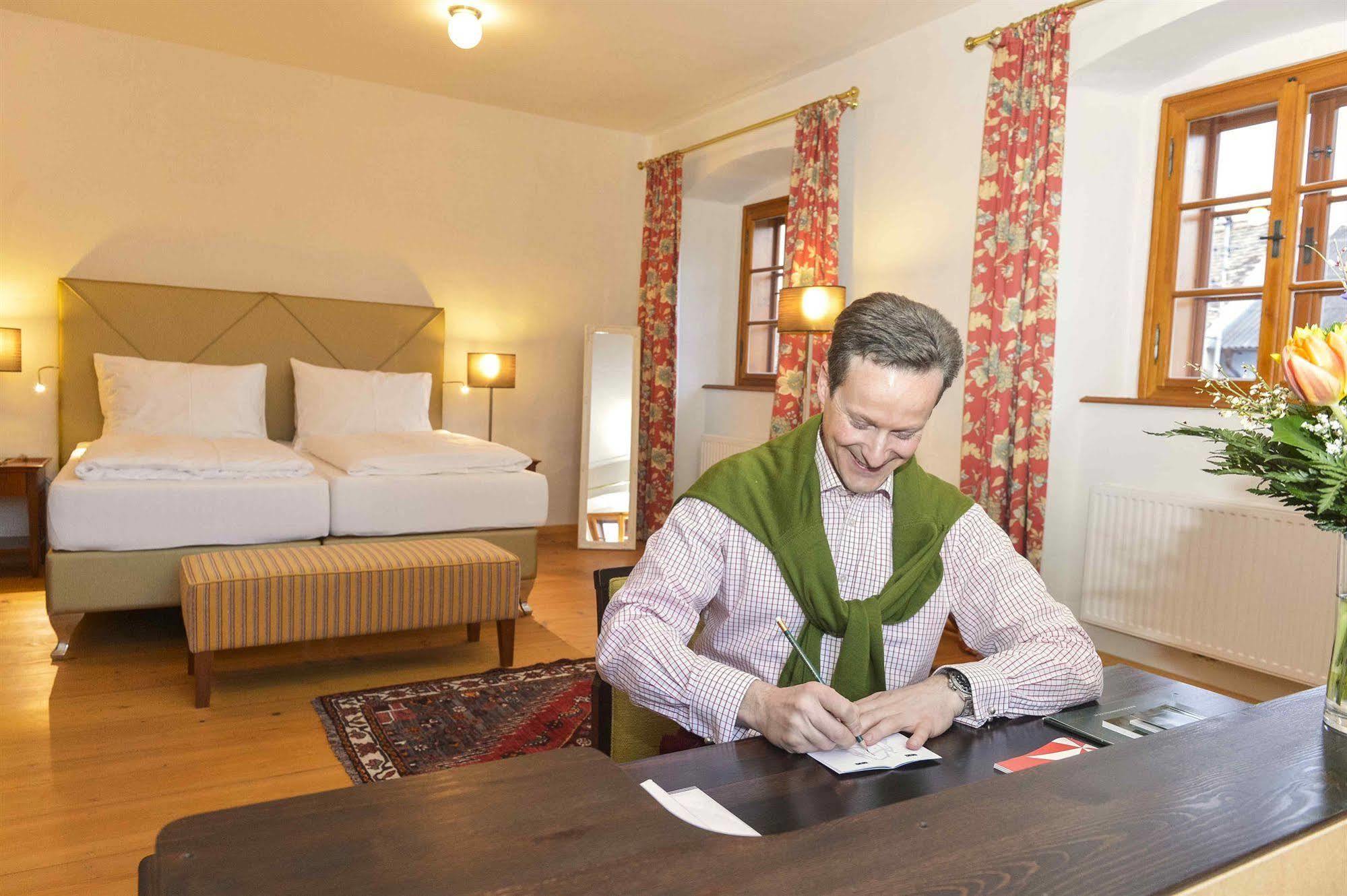 Schlosshotel Mailberg Екстериор снимка